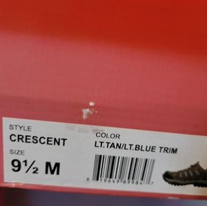 Coleman crescent women's hiking boots light tan & light blue trim new in box 9.5